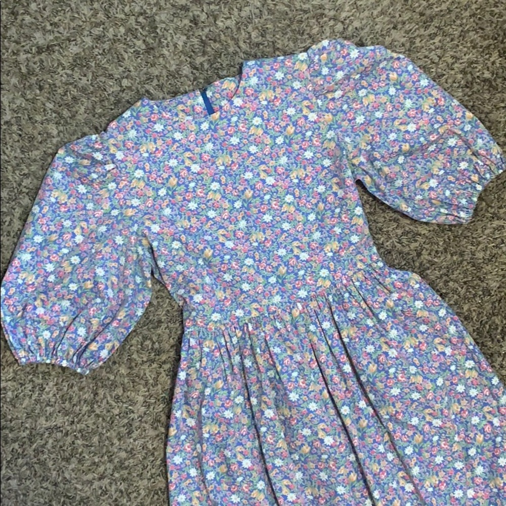 Vintage floral midi dress! 🌸